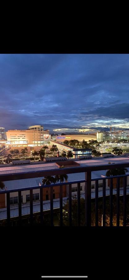 Azenith Staycation At Sea Residences Moa Pasay Buitenkant foto