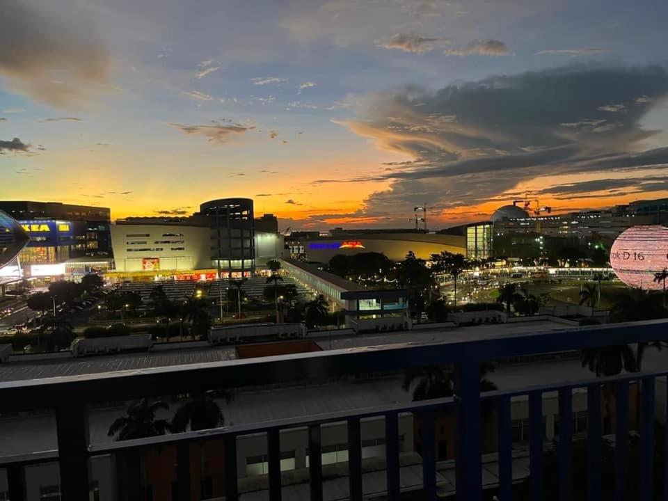 Azenith Staycation At Sea Residences Moa Pasay Buitenkant foto